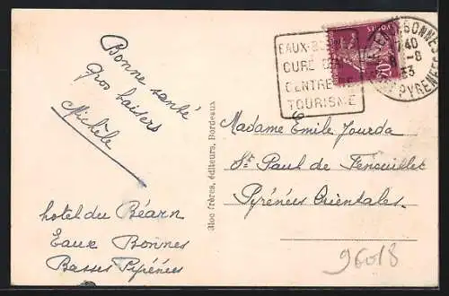 AK Pyrenäenberghund in einem Garten am Teich