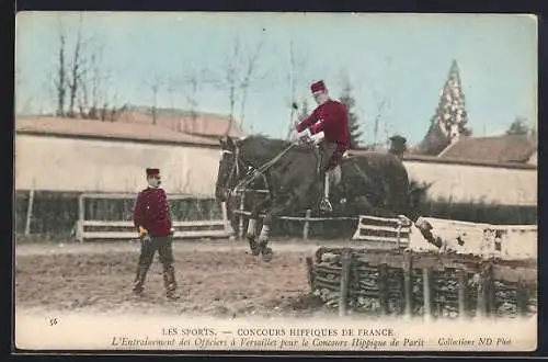 AK L`Entrainement des Officiers à Versailles pour le Concours Hippique de Paris