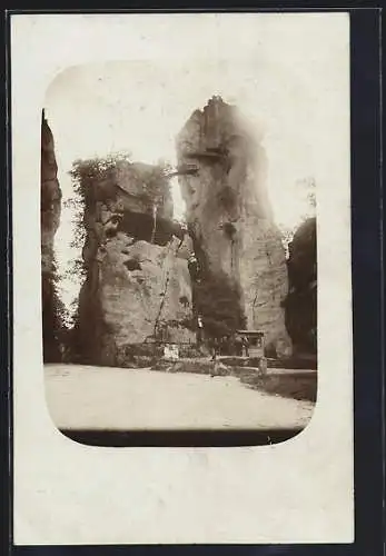 Foto-AK Horn-Bad Meinberg, Partie an den Externsteinen