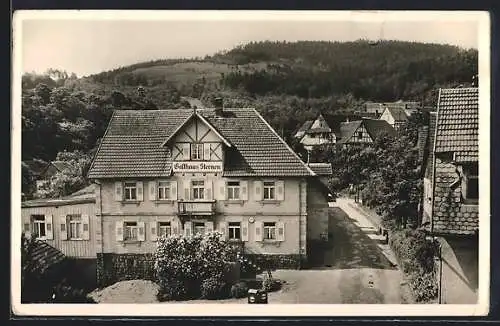 AK Staufenberg / Baden, Gasthaus-Pension Sternen K. Ulrich mit Strasse u. Tankstelle aus der Vogelschau