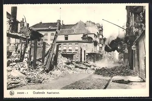 AK Oostende, Kapellestraat, Strassenpartie mit zerstörten Häusern