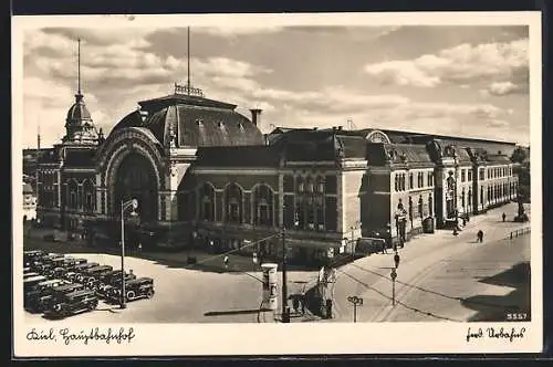 AK Kiel, Automobile vor dem Hauptbahnhof