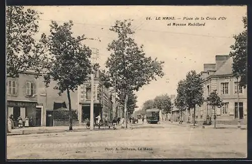 AK Le Mans, Place de la Croix d`Or et Avenue Rubillard, Strassenbahn