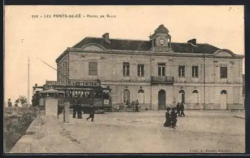 AK Les-Ponts-de-Cé, Hotel de Ville, Strassenbahn