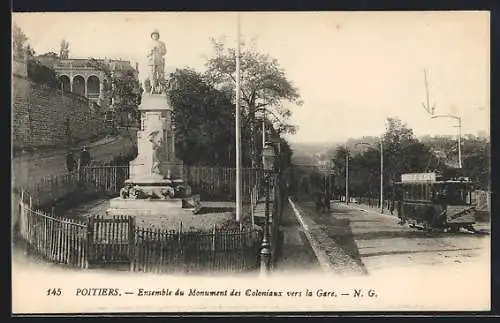 AK Poitiers, Ensemble du Monument des Coloniaux vers la Gare mit Strassenbahn