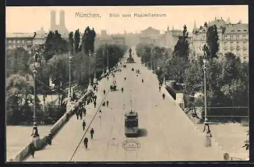 AK München, Strassenpartie mit Strassenbahn vom Maximilianeum aus