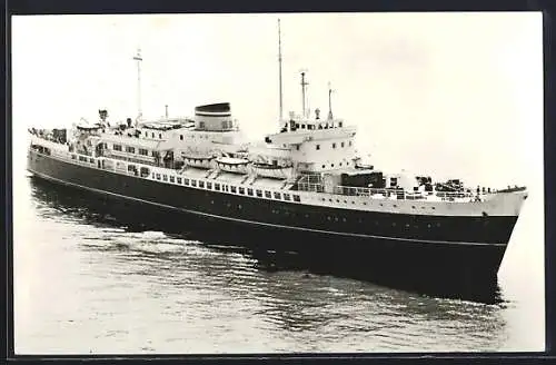 AK Passagierschiff Koningin Emma auf See aus der Ferne