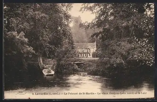 AK Lavardin, Le Prieuré de St-Martin et le vieux Donjon côté nord avec le Loir