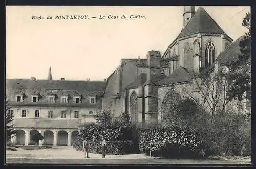 AK Pont-Levoy, La Cour du Cloître de l`école