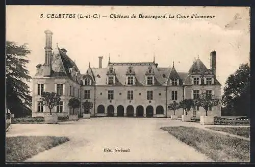 AK Cellettes, Château de Beauregard, La Cour d`honneur