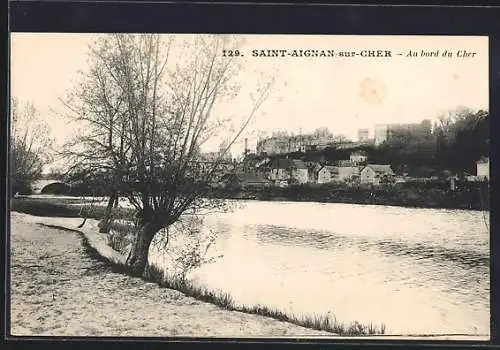 AK Saint-Aignan-sur-Cher, Au bord du Cher