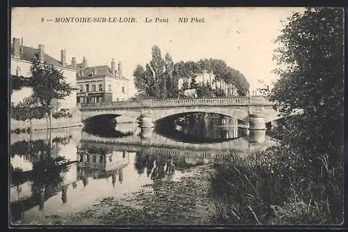 AK Montoire-sur-le-Loir, Le Pont et les reflets sur la rivière