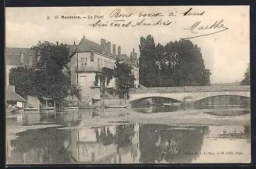 AK Montoire, Le Pont sur la rivière avec bâtiments historiques en arrière-plan