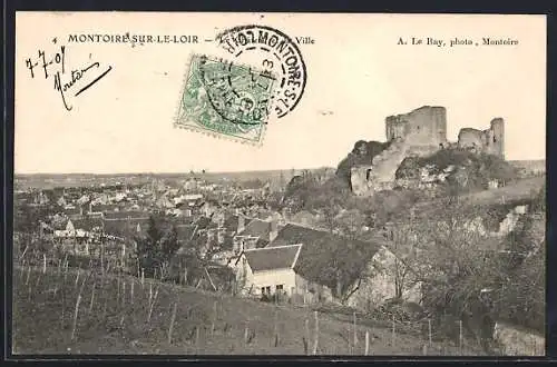 AK Montoire-sur-le-Loir, Vue sur la ville et le château en ruines