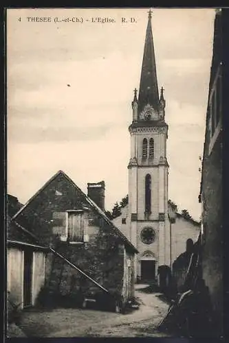 AK Thésée, L`Église et la rue adjacente