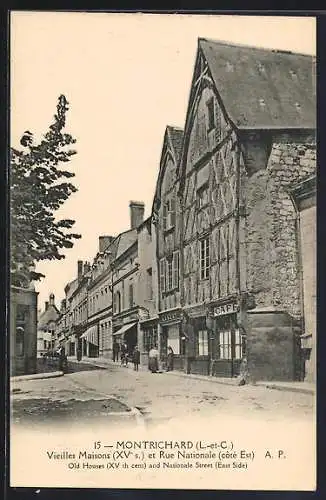 AK Montrichard, Vieilles Maisons (XVe s.) et Rue Nationale (côté Est)