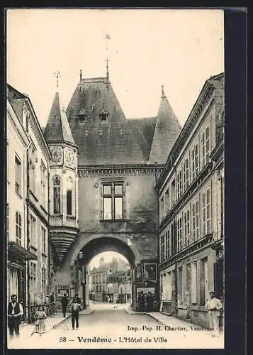 AK Vendôme, L`Hôtel de Ville et rue animée