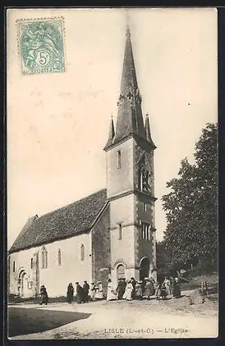 AK Lisle, L`Église et groupe de fidèles devant l`entrée