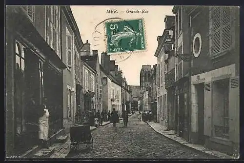 AK Mer, Grande-Rue animée avec passants et bâtiments anciens