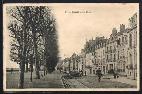 AK Blois, Le Mail avec bâtiments et arbres alignés