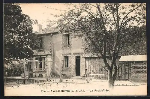 AK Yvoy-le-Marron, Le Petit-Vildy et son jardin paisible