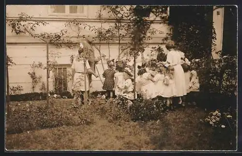 Foto-AK Oldenburg /Gr., Hindenburg-Besuch im Jordanhaus, Gartenstrasse, 1920