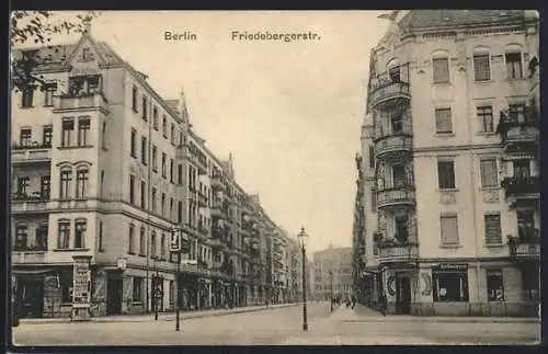 AK Berlin Prenzlauer Berg, Friedebergstrasse mit Geschäften und Litfasssäule