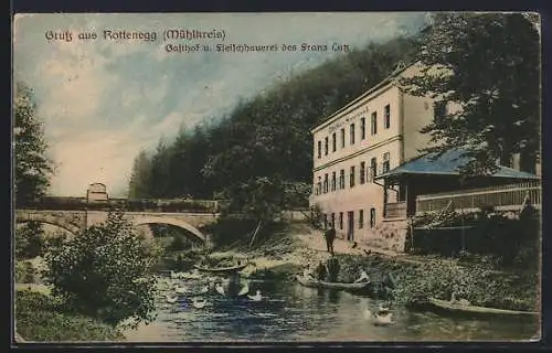 AK Rottenegg /Mühlkreis, Gasthof und Fleischhauerei Franz Lutz mit Brücke und Bootspartie