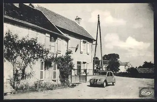 AK Bretigny, Ortspartie mit Auto Käfer und Gebäudeansicht