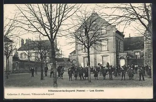 AK Villeneuve-la-Guyard, les Ecoles