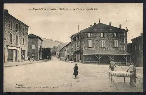 AK Pont-Trambouze, La Place et Grande Rue