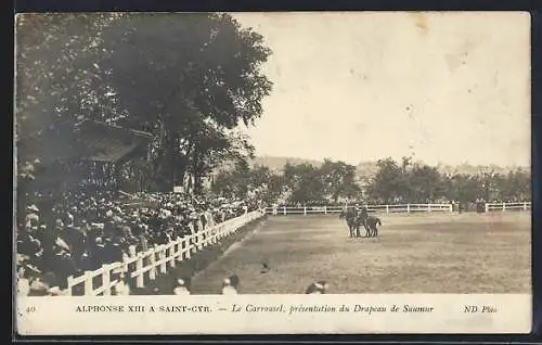 AK Le Cassousel, présentation du Drapeau de Saumur