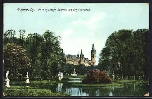 AK Schwerin / Mecklenburg, Grossherzogl. Schloss von den Cascaden