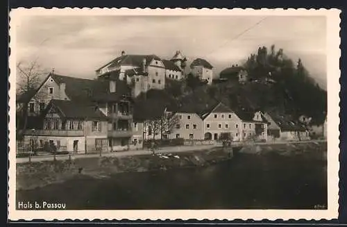 AK Hals b. Passau, Strassenpartie am Ufer