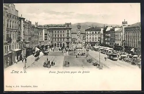 AK Linz a. D., Franz Josef-Platz gegen die Brücke, Strassenbahn