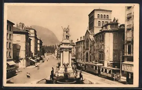 AK Grenoble /Isère, Place Notre-Dame, Strassenbahn