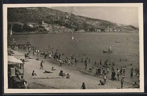 Foto-AK Baska, Badestrand aus der Vogelschau