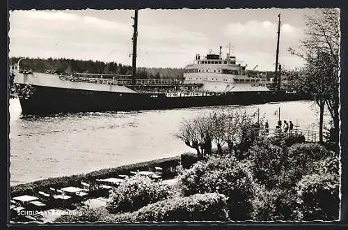 AK Schülp bei Rendsburg, Lastkahn Kalydon vor dem Gasthaus Lotsenwirtschaft Nübbel auf dem Nord-Ostseekanal