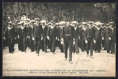 AK Funerailles Natioales des Victimes de la Catastrophe du Liberté, Délégation de Marins Anglais