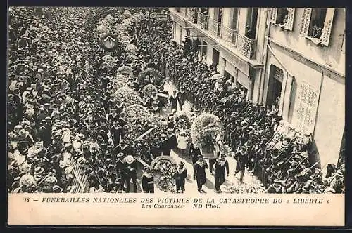 AK Funerailles Natioales des Victimes de la Catastrophe du Liberté, Les Couronnes