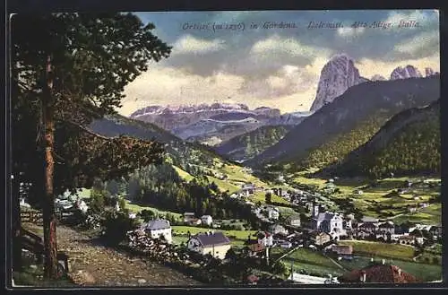 AK Ortisei in Gardena, Panorama mit Bergen