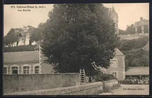 AK Château-Vieux, Les Écoles