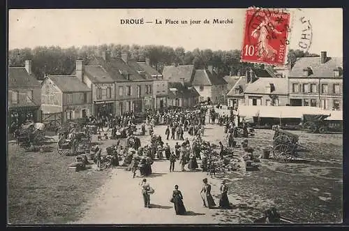 AK Droué, La Place un jour de marché