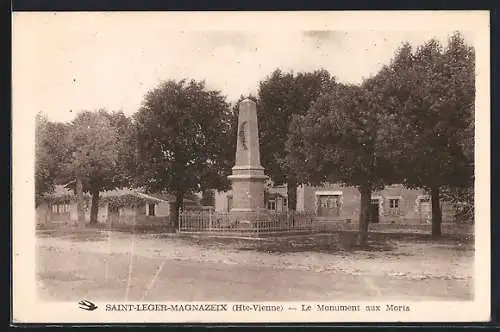 AK Saint-Léger-Magnazeix, Le Monument aux Morts