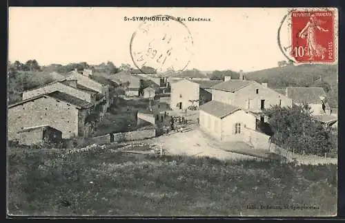 AK Saint-Symphorien, Vue générale du village et des bâtiments environnants