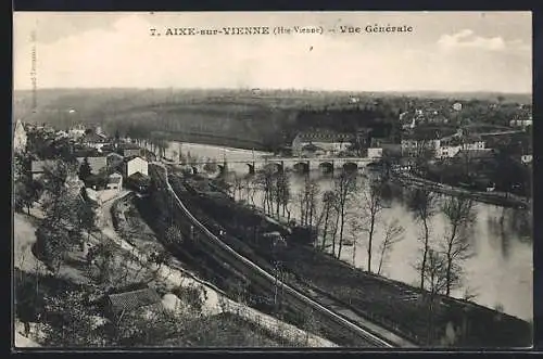 AK Aixe-sur-Vienne, Vue générale avec la rivière et le pont en arrière-plan