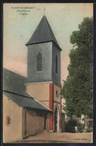 AK Saint-Bonnet-Briance, L`Église en vue partielle avec arbre à côté