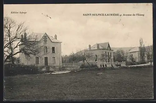 AK Saint-Sulpice-Laurière, Avenue de l`Étang avec maisons et promeneurs