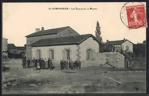 AK St-Symphorien, Les Écoles et la Mairie