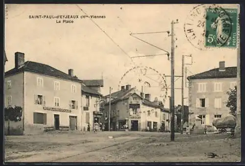 AK Saint-Paul-d`Eyjeaux, La Place avec bâtiments et poteaux électriques